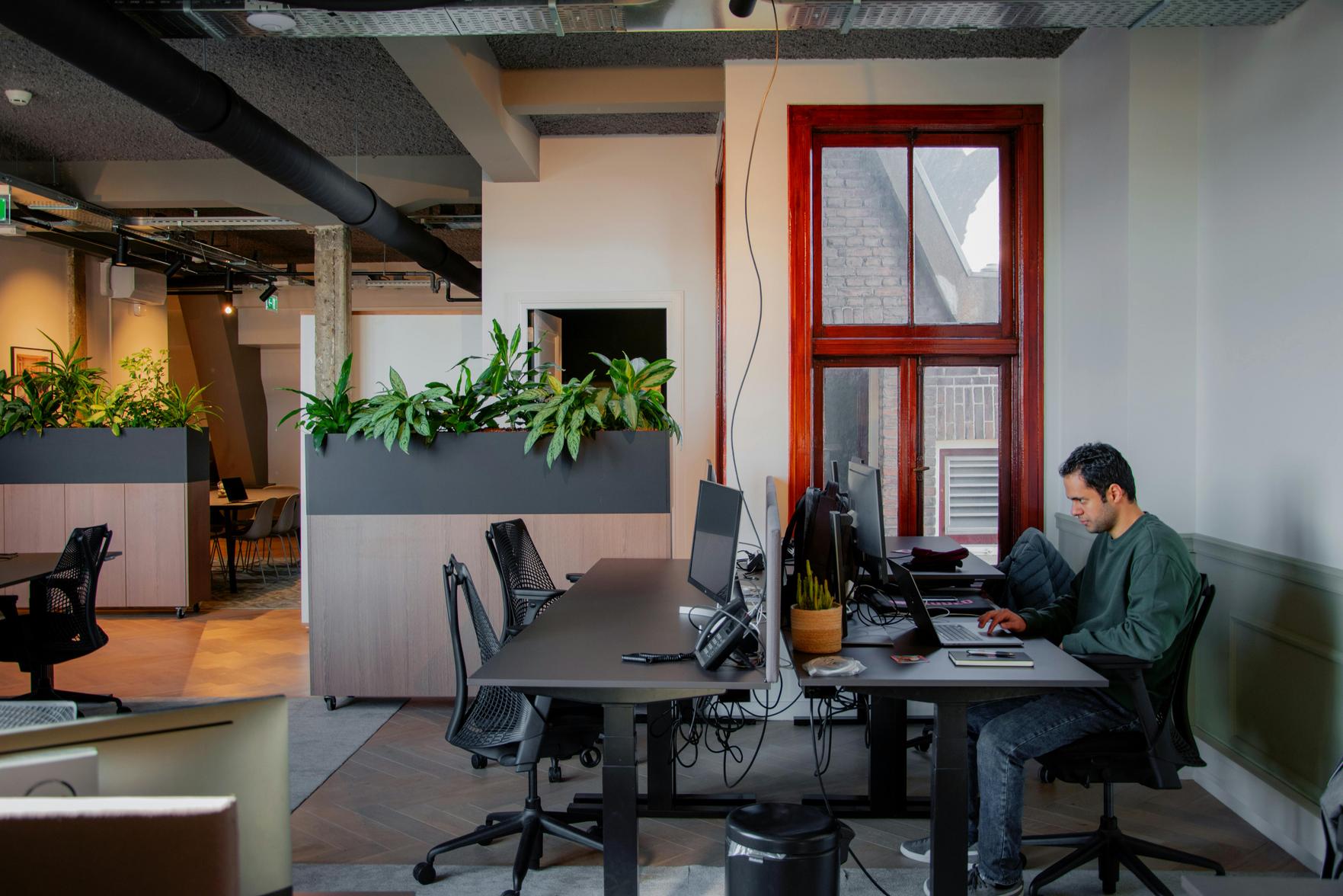 Melhoria da Comunicação e Eficiência no Trabalho através do Design de Escritório e Ergonomia no Ambiente Empresarial