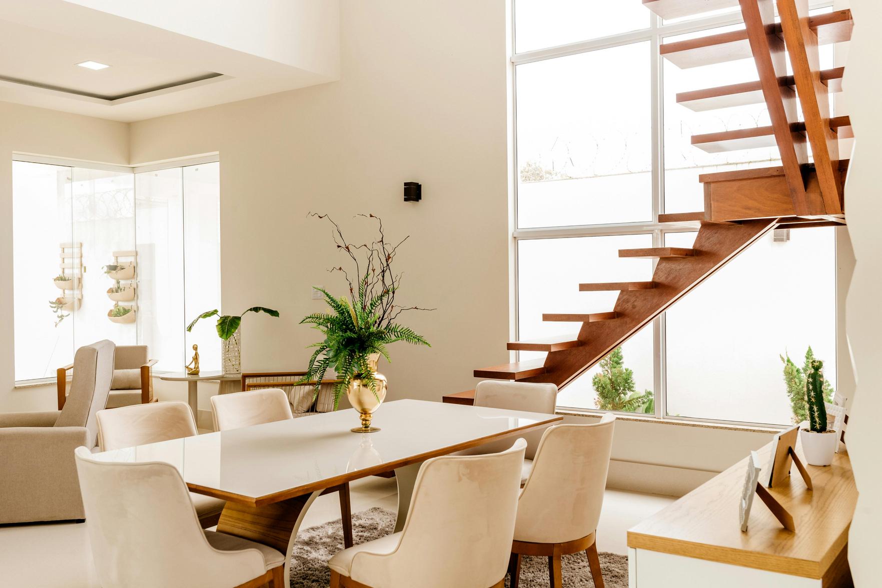 Mobiliário Moderno e Vidros Personalizados para uma Decoração Elegante em São Paulo