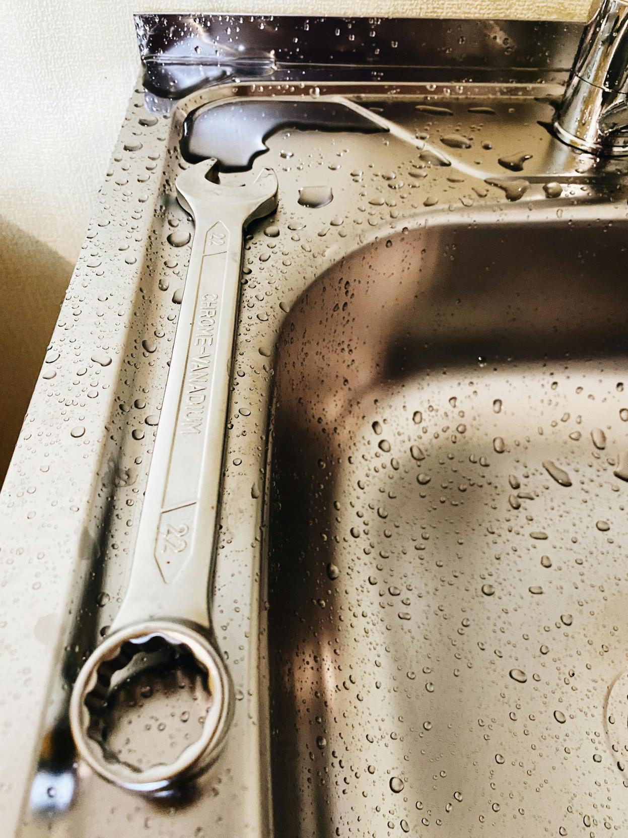 Detecção de Vazamentos: Dicas Essenciais para Prevenir Danos em sua Casa na Zona Leste