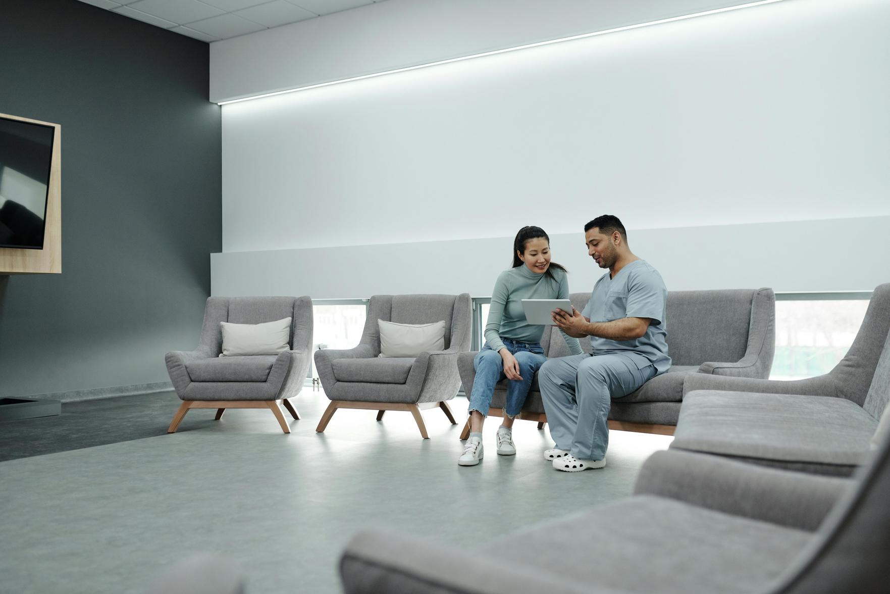 Crie um Ambiente Aconchegante no Consultório com Móveis Adequados e Decoração Inspiradora