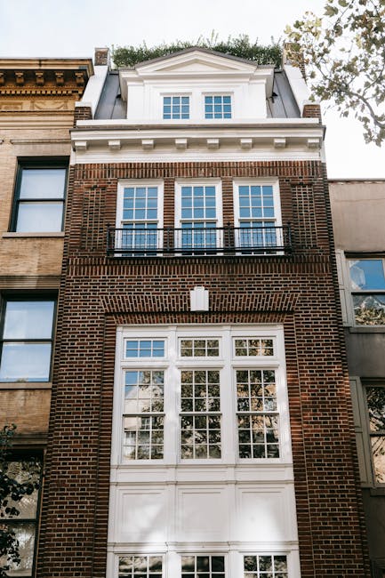 Fachadas de Vidro e Esquadrias: Alinhando Decoração, Imóveis e Desenvolvimento Pessoal